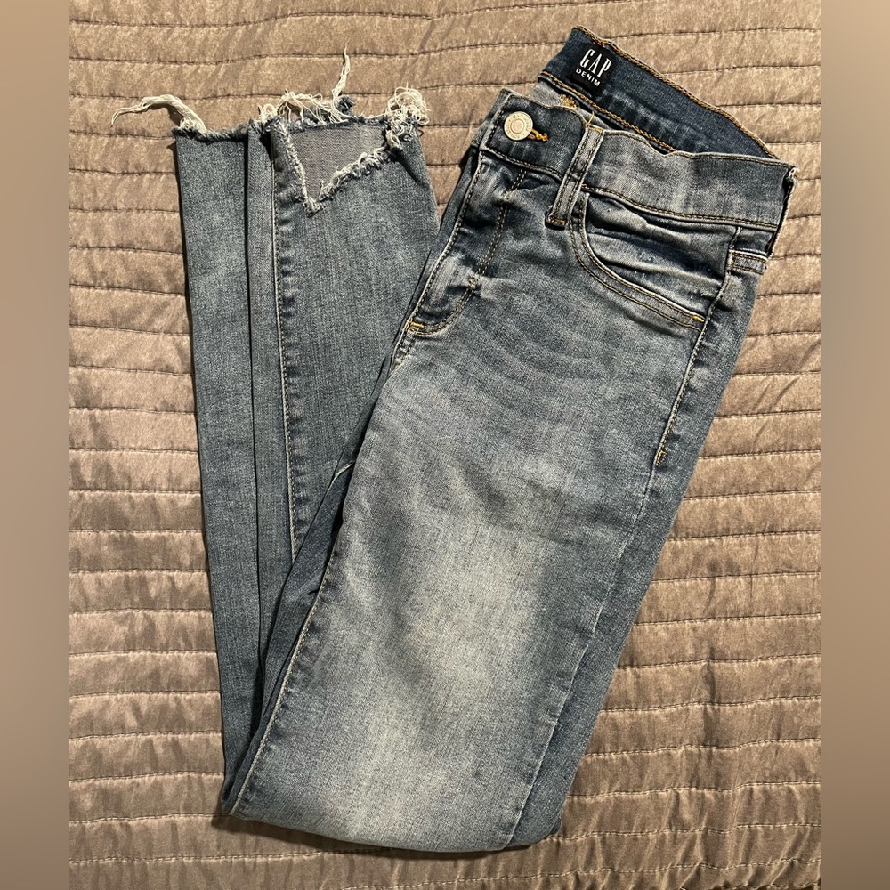 GAP Denim Distressed Cropped Jeggings
